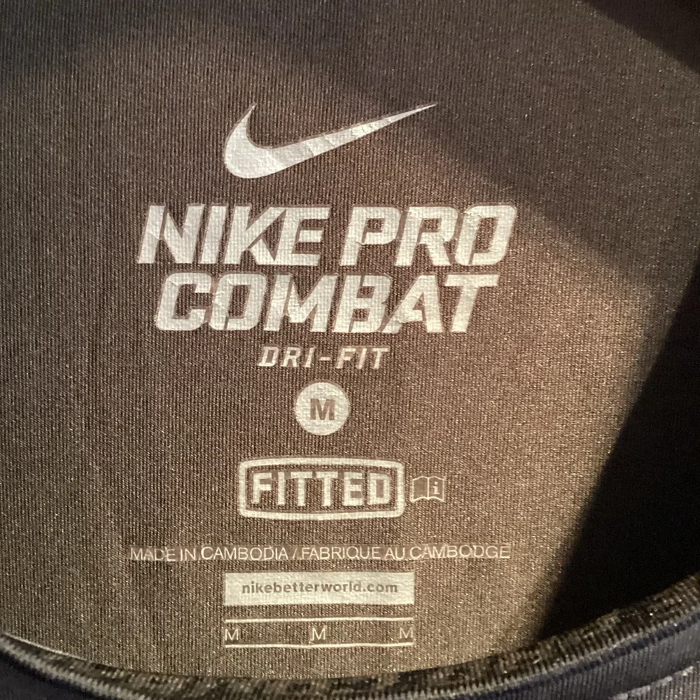 Vintage Nike Pro Combat Dri-FIT Fitted Shirt 434848-261 Men's Size Medium